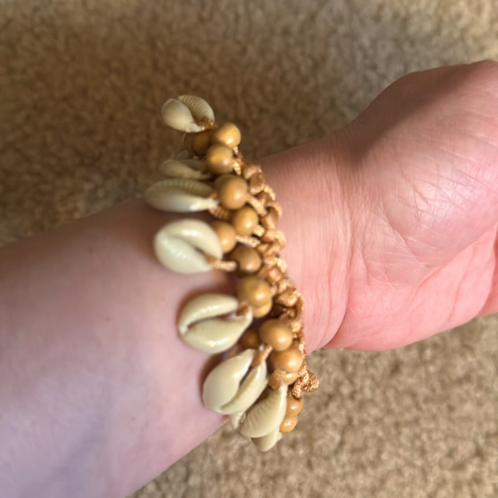ISLAND BRACELET
